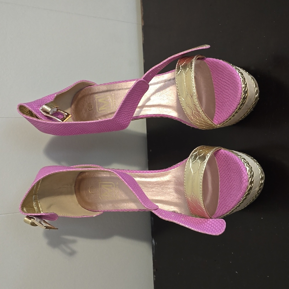 Orchid size 10 wedge heels